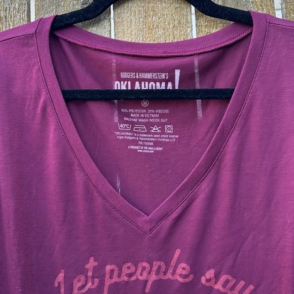 Oklahoma! Let People Say We’re in Love Graphic Tee Sz M - Picture 4 of 6